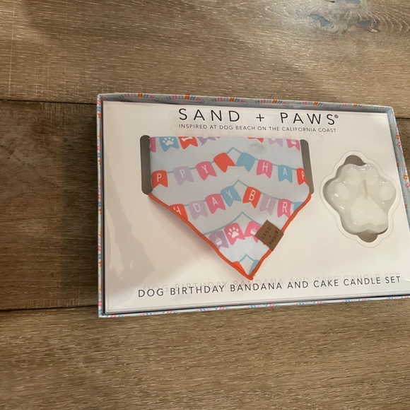 “New with box”  Sand + Paws Dog birthday Bandana & Candle - Picture 5 of 8
